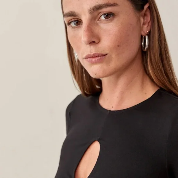 Reformation Vernon Black Long Sleeve Cutout top - Picture 4 of 8